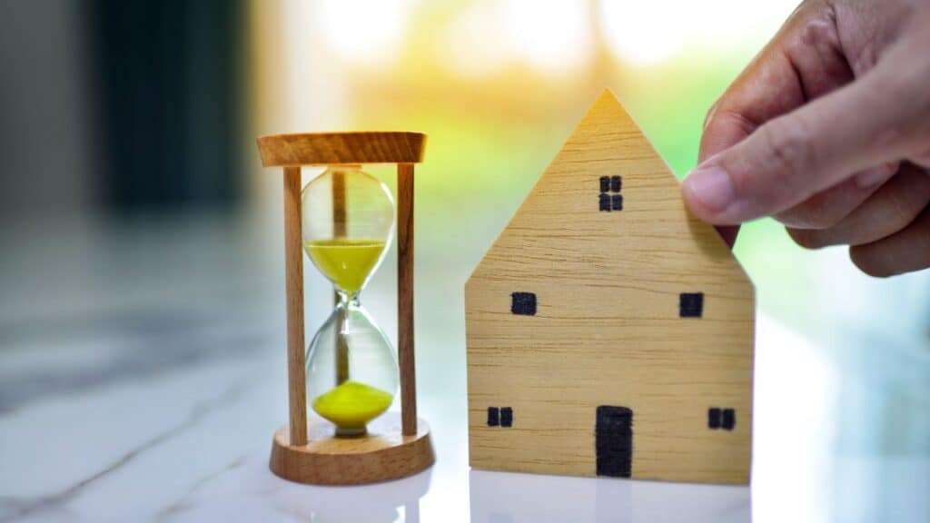Out-of-hours management service firm claims most landlords lack cover